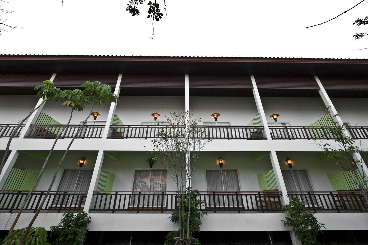 Tree House Hotel Sisaket Dış mekan fotoğraf