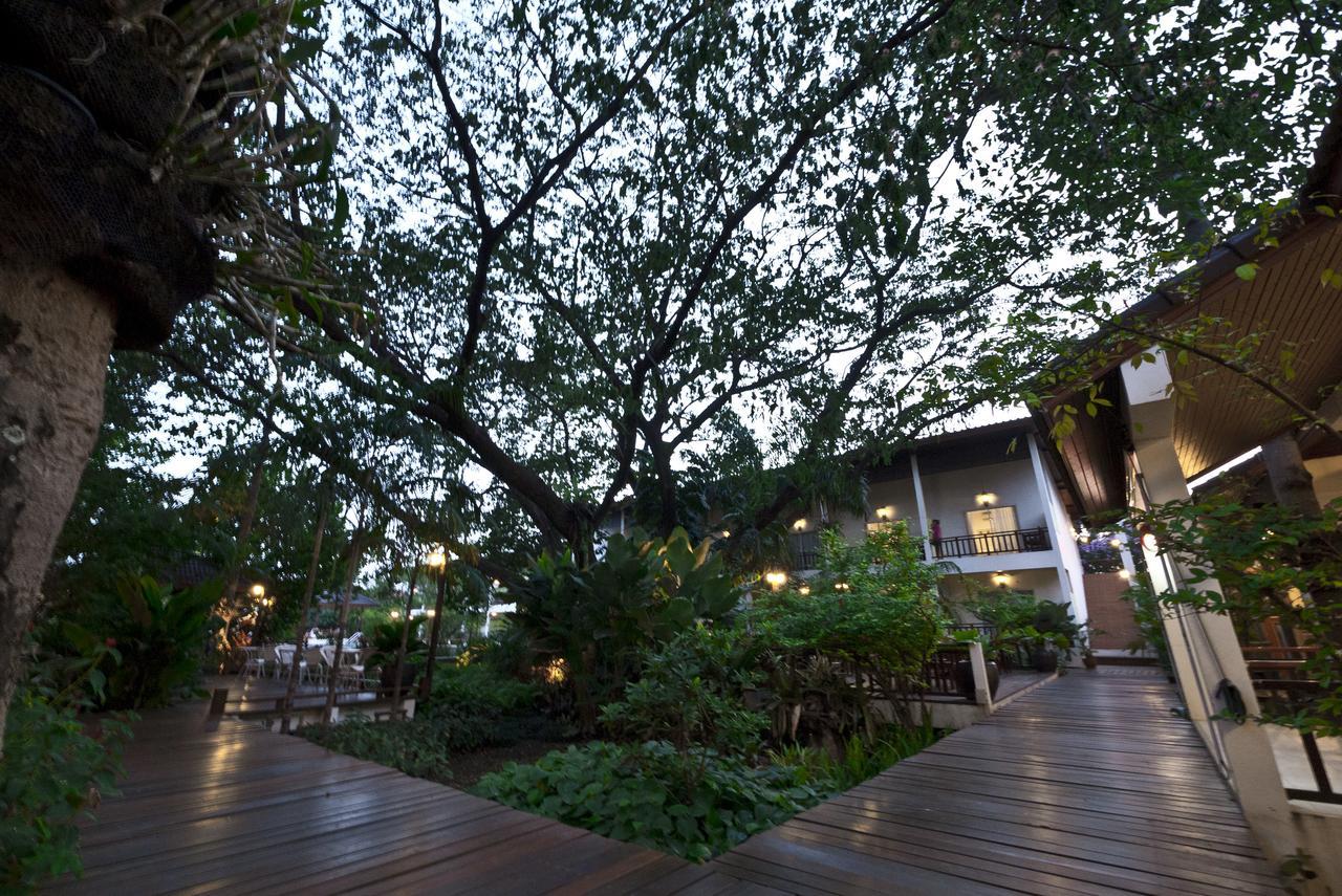 Tree House Hotel Sisaket Dış mekan fotoğraf