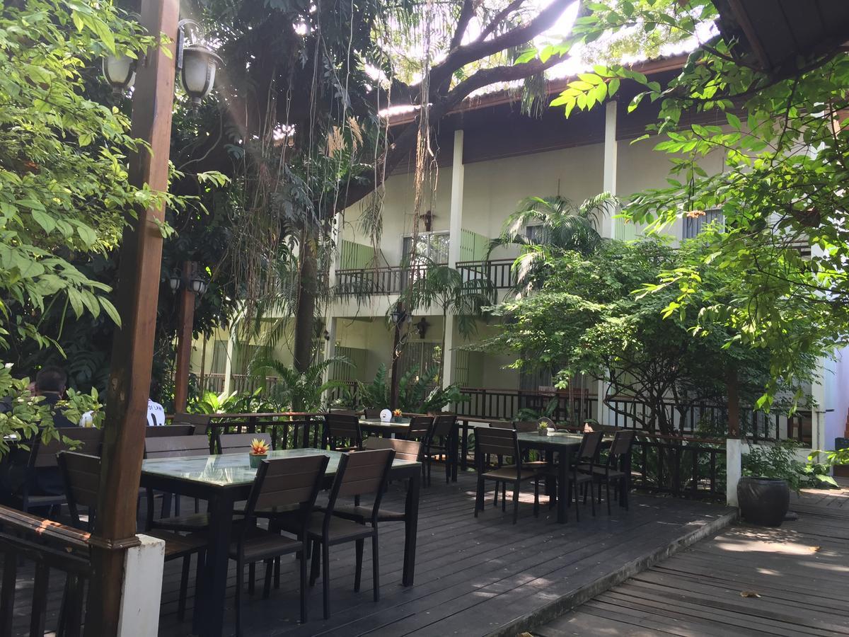Tree House Hotel Sisaket Dış mekan fotoğraf