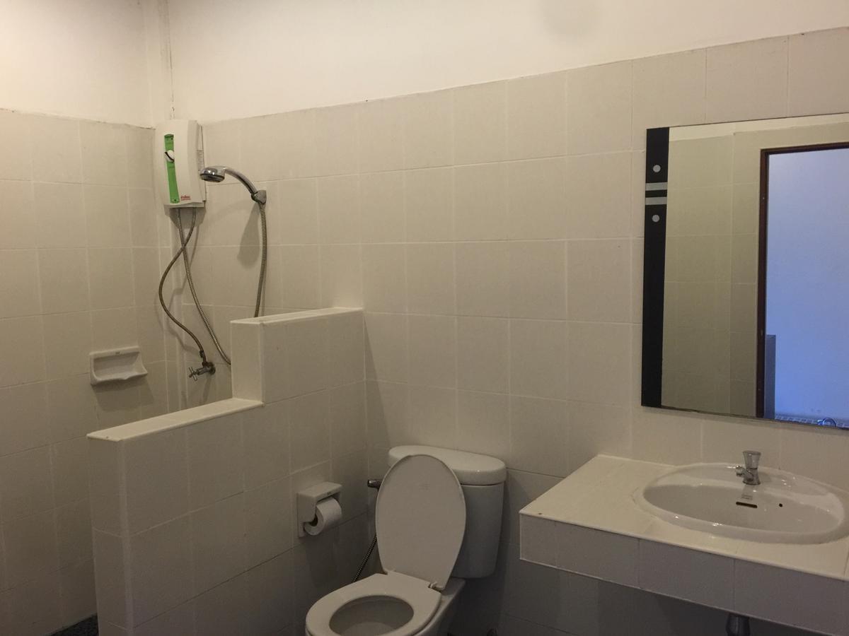 Tree House Hotel Sisaket Dış mekan fotoğraf