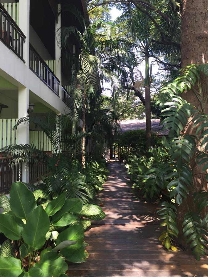 Tree House Hotel Sisaket Dış mekan fotoğraf