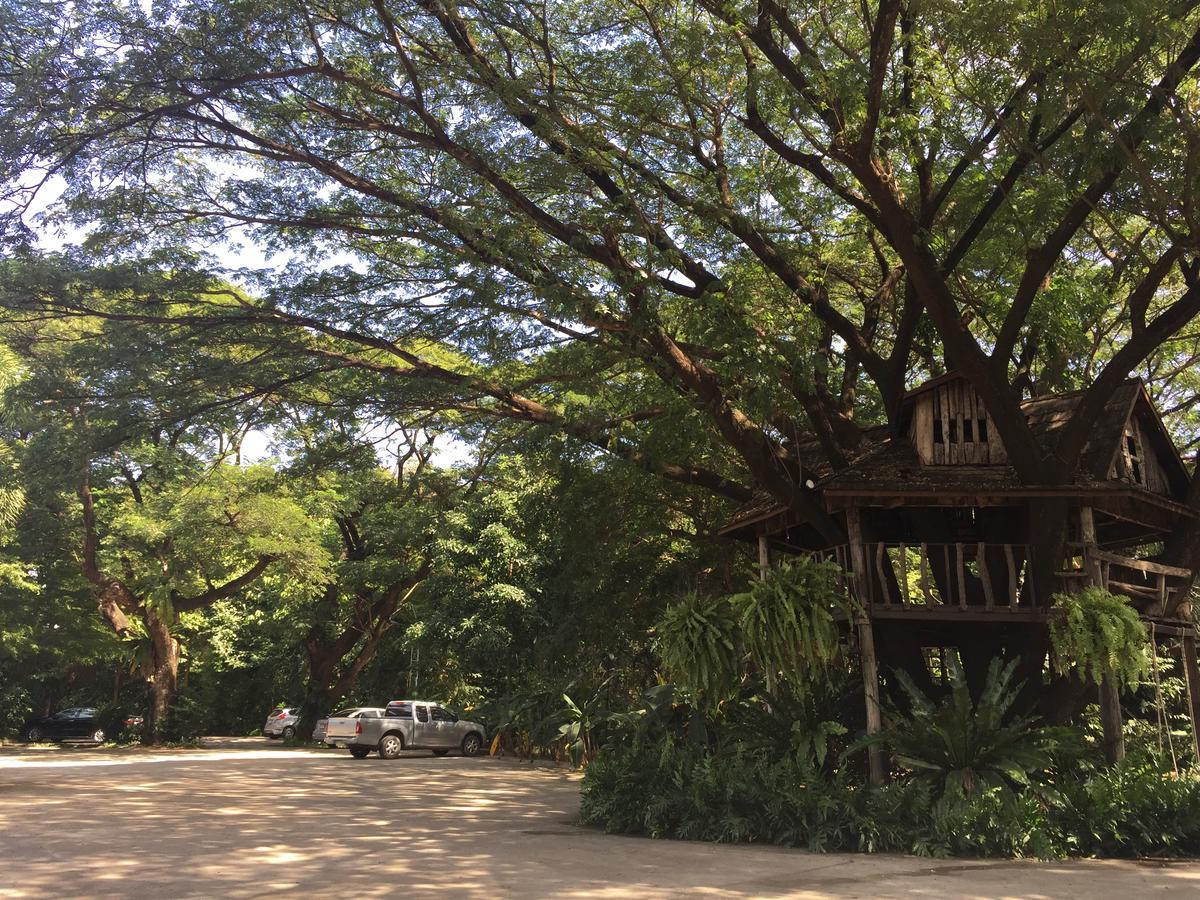 Tree House Hotel Sisaket Dış mekan fotoğraf